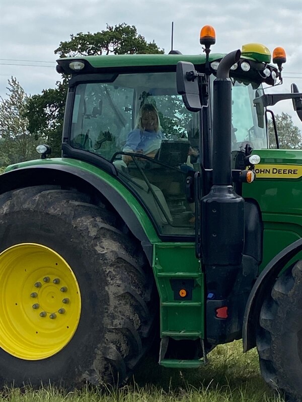 Tractor Driving in Wiltshire Devizes Farm Prices From £129.00